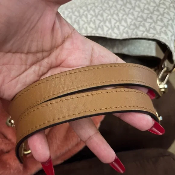 Michael Kors Cream and Brown Logo Shoulder Bag - Picture 7 of 12